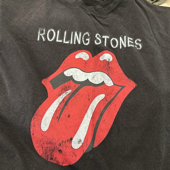 2 H&M bundle band tees - Picture 2 of 3